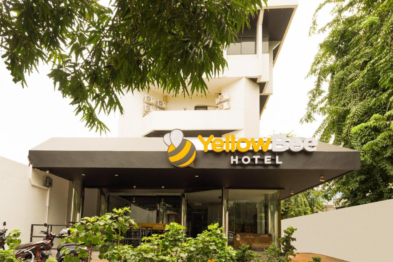 Hotel Yellow Bee Tanah Abang Jakarta Exterior foto