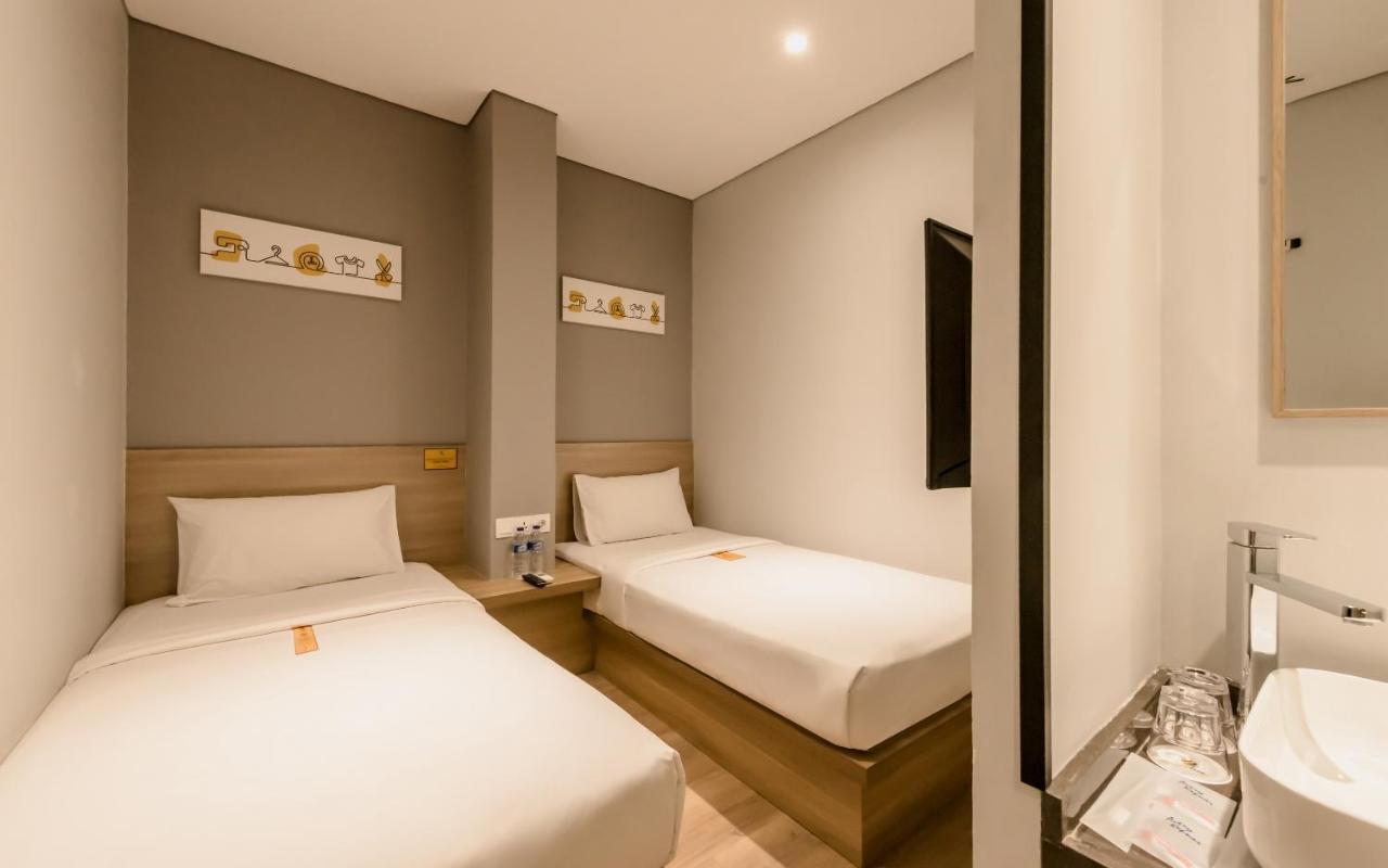 Yellow Bee Tanah Abang Jakarta Exterior foto