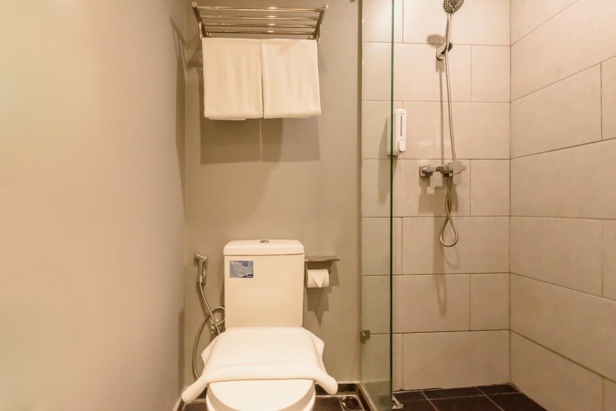 Hotel Yellow Bee Tanah Abang Jakarta Zimmer foto